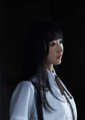 女人擦她毛茸茸的阴户